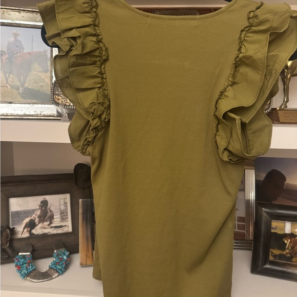 Marie Oliver Ruffled Feminine Top - Picture 2 of 5